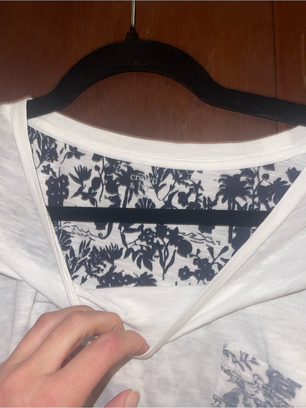 crown & ivy White Short Sleeve Tee with Turquoise Floral Sleeves and Pocket - Picture 2 of 2